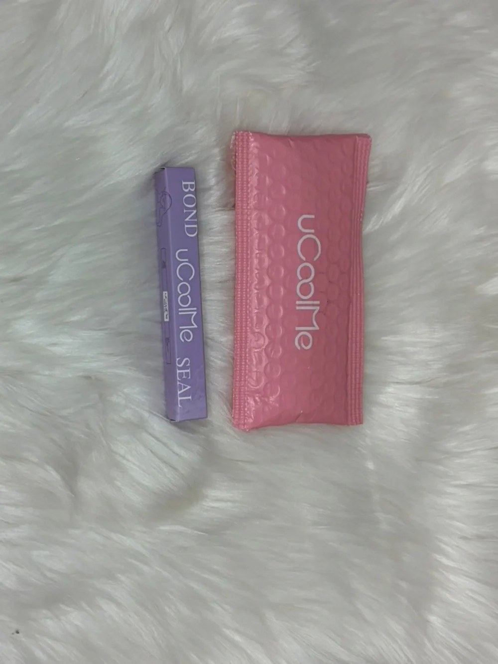 uCoolMe Seal for lashes Pink Bubble Pouch with Purple Box